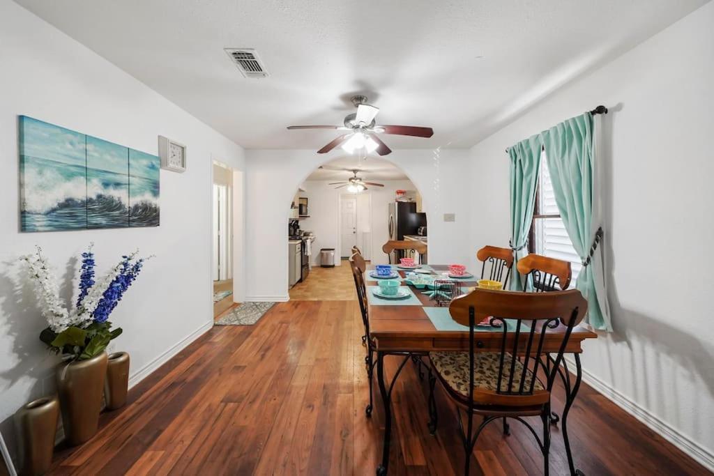Galveston Beach House Family/Pet Friendly 외부 사진