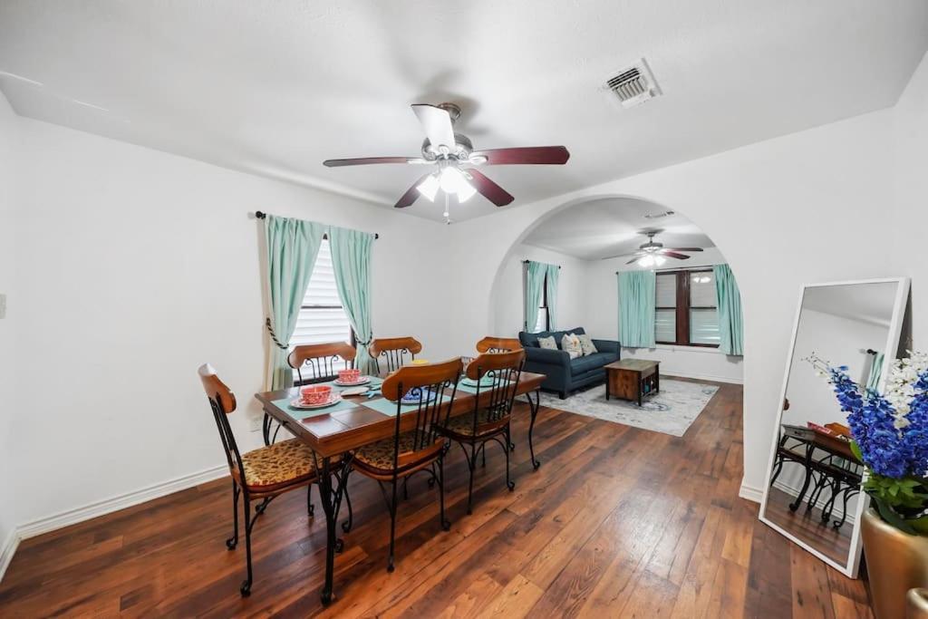 Galveston Beach House Family/Pet Friendly 외부 사진
