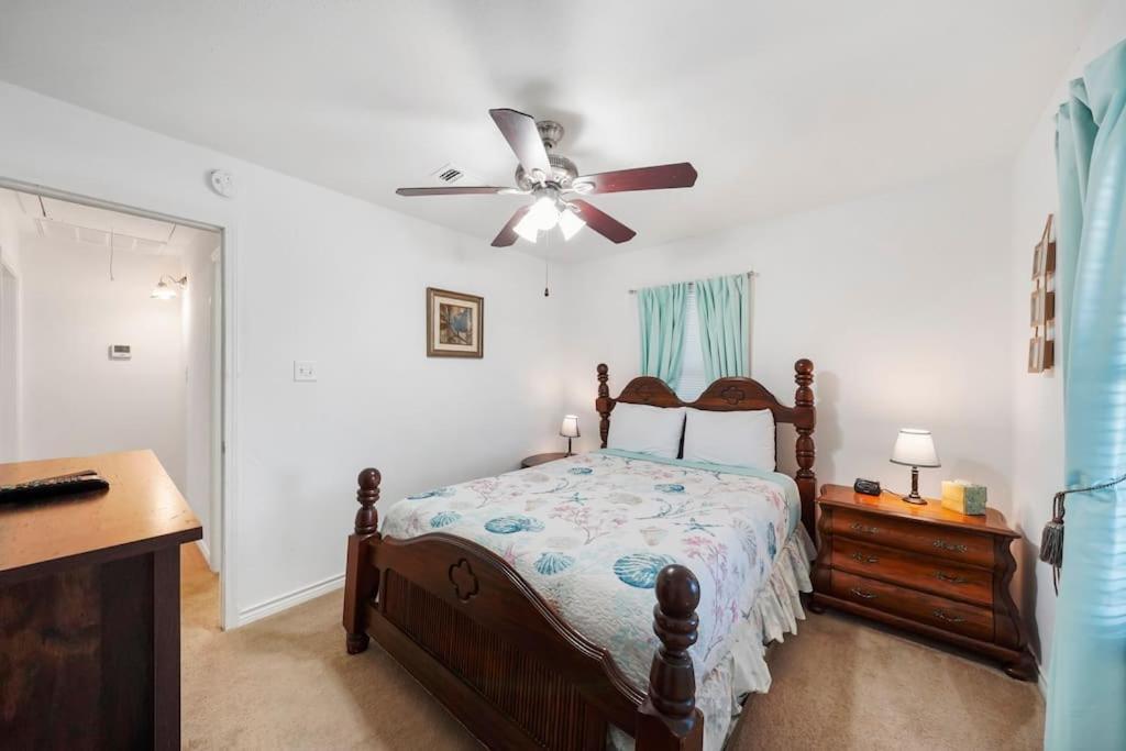 Galveston Beach House Family/Pet Friendly 외부 사진