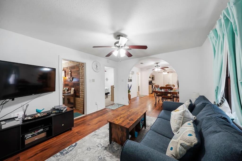 Galveston Beach House Family/Pet Friendly 외부 사진